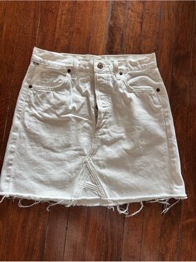 Citizens Of Humanity White Denim Skirt. Size 27.